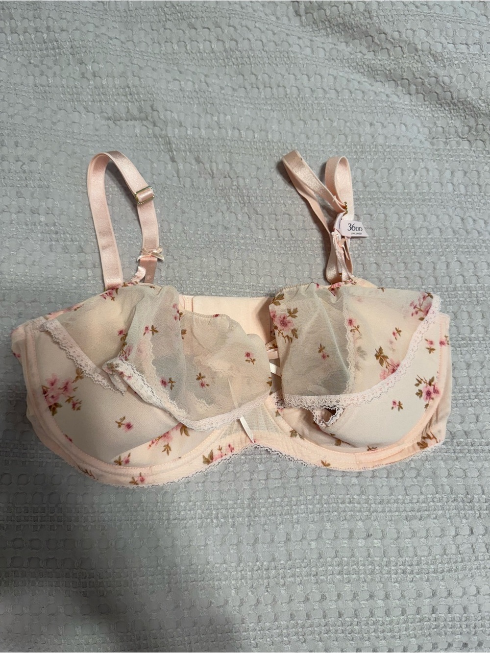 NWT Victoria’s Secret 36DD bra